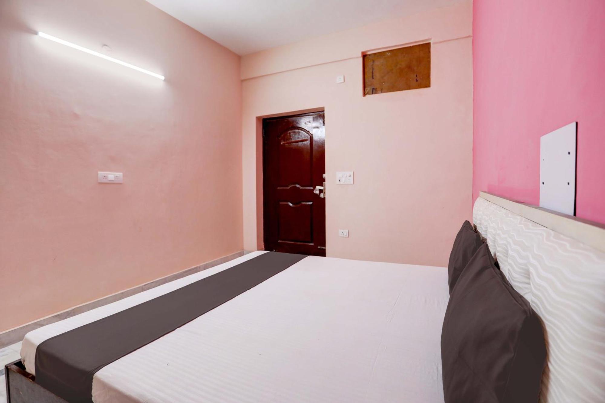 Hotel O Tilak Hotel 24 Sector 27 Near By Vinayak Hospital Gali No-6 Noida Eksteriør billede