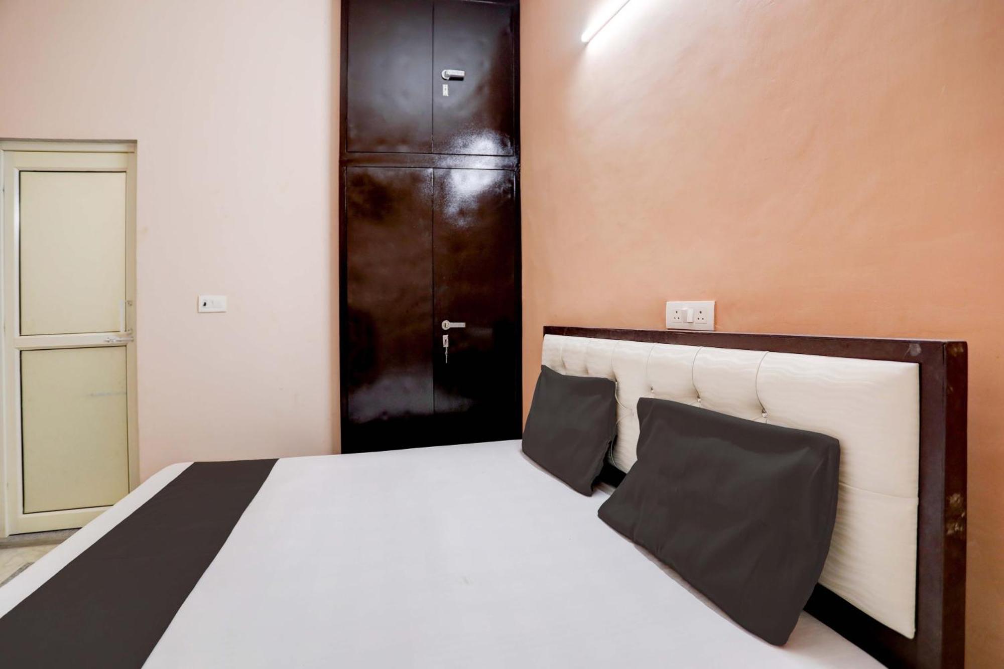 Hotel O Tilak Hotel 24 Sector 27 Near By Vinayak Hospital Gali No-6 Noida Eksteriør billede